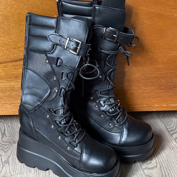 Shoes - Black Platform Lace-Up Combat Boots - Women